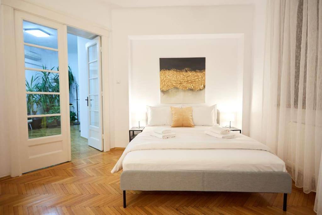 Caragiale Apartment Бухарест Экстерьер фото