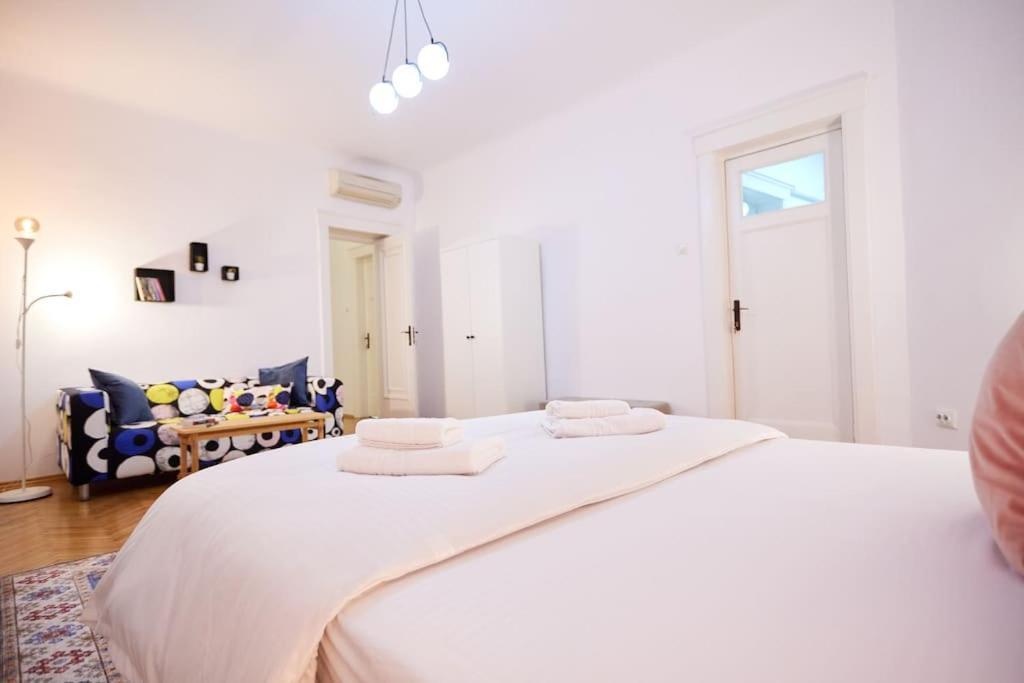 Caragiale Apartment Бухарест Экстерьер фото